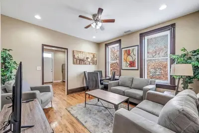 Image de Short term rental / travel nurse 3-bedroom townhome with Ac & WiFi in Soulard