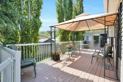 Image de Lakefront Home on the beach at Buffalo Lake
