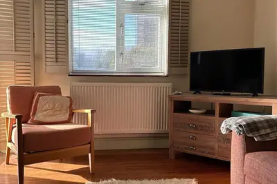 Charming 2-Bed Ground Floor Flat in East Preston – Close to the Beach!