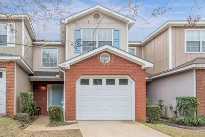 Image de Chillin' at Foxchase 2br\/2. 5ba