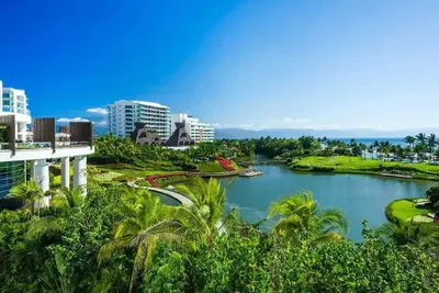 Image de Grand Luxxe 2 Bedroom Suite, w/ 16 rounds of golf - Nayar Course, 2 massages