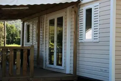 Image de Mobil-Home Couflens avec terrasse couverte 6 personnes