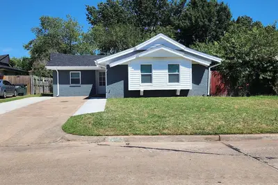 Image de Spacious 4-bdr house in charming Del City with Ac, WiFi and 9 min of Tinker Afb
