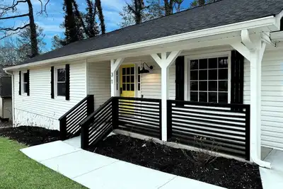 Image de Modern Home w\/In-Law Suite – 5br, 3ba, 2 Kitchens, Theater Room, 3, 000 Sq Ft
