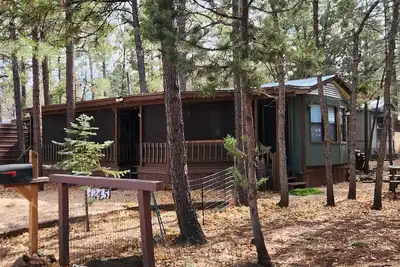 Image de Pine &Peaks Retreat Charming 1-Bedroom House with Casita sleeps 5 in Pinetop, Az