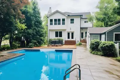 Image de Beautiful New Modern Home in the Heart of Buckhead