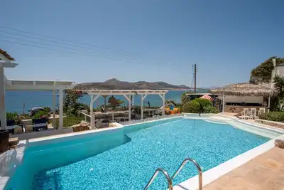 Image de Appartement 'Blue Dolphin Family Pool' avec vue sur la mer, Wi-Fi et climatisation