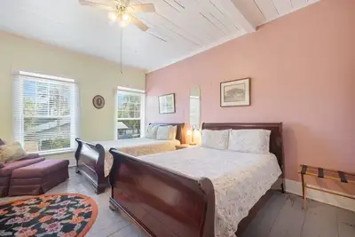 Image de The Downtown Historic Island Hotel