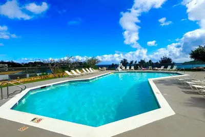 Image de New Listing- Relax above the Harbor 2 Bed/1. 5 Ba