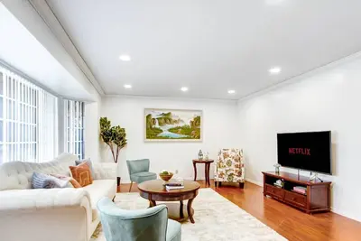 Image de Classy 4br + Patio Garden + Near Dtla #TravelSGV