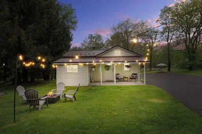Image de Charming 2-bedroom cottage in tranquil Tobyhanna with WiFi