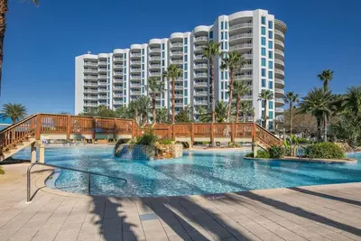Image de Palms Of Paradise | 2br | Sleeps 6 | Pool | Heart Of Destin