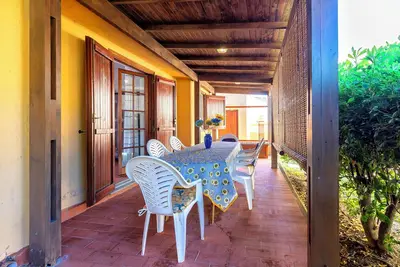 Maison de vacances 'Claudia Le Tonnare Stintino' avec terrasse privée et jardin privé