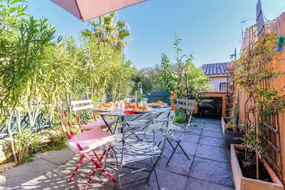 Image de Duplex avec jardin et piscine par SELECTsoHOME