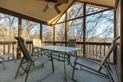 Image de 3 bedroom 3 bath, expansive views Treehouse feel