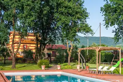 Image de Villa à Pian di scò avec jardin