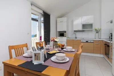 Image de Apartment 7 on the top floor with balcony, sea view and shared swimming pool