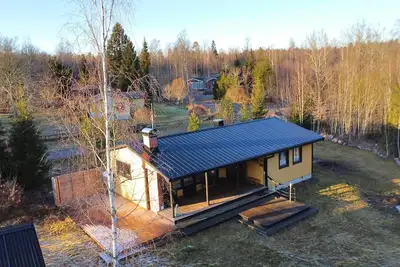 Image de Stuga Sjögolf - Cozy cabin by the lake with private jetty & fireplace