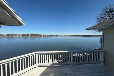Image de Adorable Family Friendly 4-bedroom Lakeside Rental With Private Fishing Dock