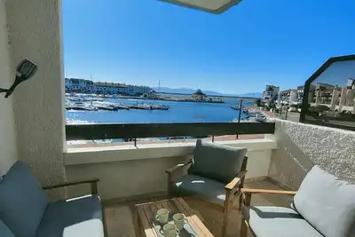 Image de T2 charmant - 4 pers - Terrasse avec vue sur port