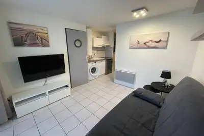 Image de Appartement rénové à 300m de la plage avec parking