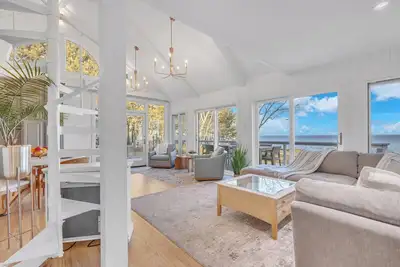 Image de New! Shoreline Serenity