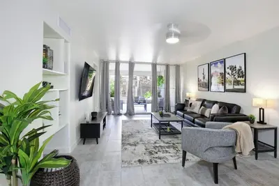 Image de 1st Flr poolside 2 bed Condo Old Town