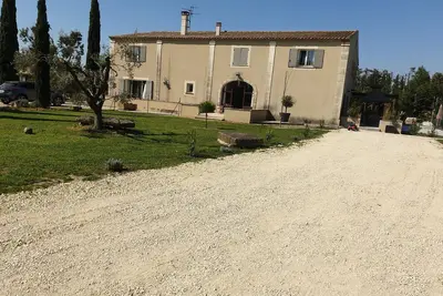 Image de Proche saint remy de provence et avignon maison avec accès piscine