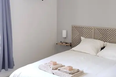 Image de Studio + extérieur centre-ville Ribérac1