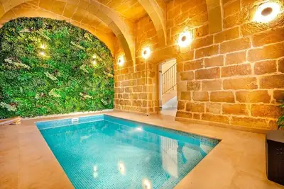 Image de 300y\/o Gozo Villa: 2 pools, roof lounge, sea views