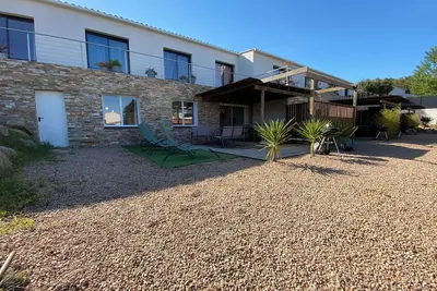 Image de Loue Rez de villa de 70m2 situé à 1, 7km de la plage de fautea