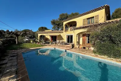 Image de Jolie villa provençale vue mer à 1km de la plage