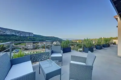 Image de Les terrasse de Lioux - Au coeur du Luberon - Maison neuve - Calme et confort