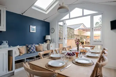 Image de Four Seas Cottage - a house that sleeps 8 guests in 4 bedrooms