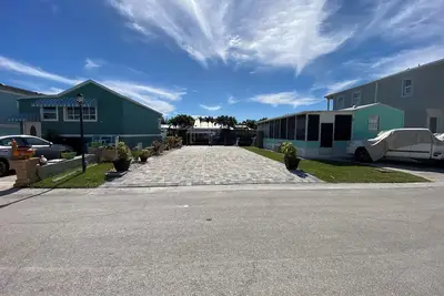 Image de Coral's Canal Rv Lot Only