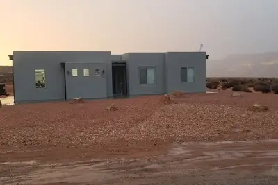 Image de Lake Powell, Grand Circle, 3-bedroom house with Ac, WiFi in welcoming Big Water