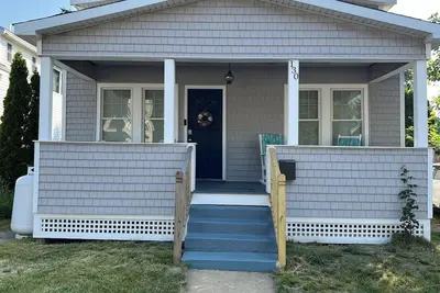 Image de Welcome to The Good Place: an immaculate 3 bed, 1. 5 bath house 1/2 mile to beach
