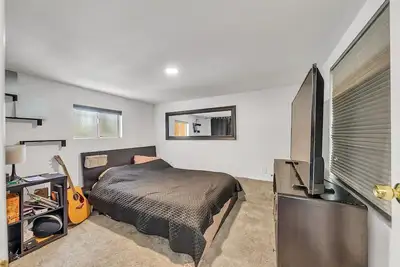 Image de 3 bedroom duplex unit walking distance from Downtown
