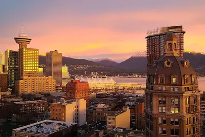Image de Downtown Condo q\nwith 2 Beds, Large Balcony, Amazing Views & Free Parking