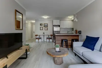 Image de Cozy condo in heart of downtown Montreal