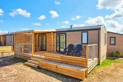 Image de Mobil-home | Ultimate | 2 Ch. | 4 pers. | Terrasse surélevée | A/C | Tv
