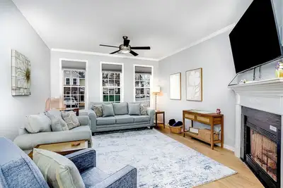 Image de The Dancing Daisy; Near Airport and Umstead; Well Appointed; Centrally Located