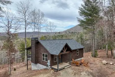 Image de Oak and Antler Cabin - New Build, Mtn View, Hot Tub
