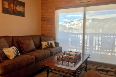 Image de Cozy Condo with Fireplace walk to Grand Lake