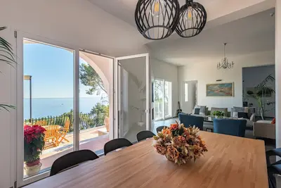 Image de Villa by sea with breathtaking view; maximum rental duration 28 days