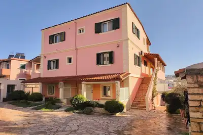 Image de Comfortable and convenient ground floor studio