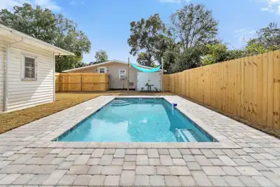 Image de Cozy cottage just minutes to downtown Pensacola