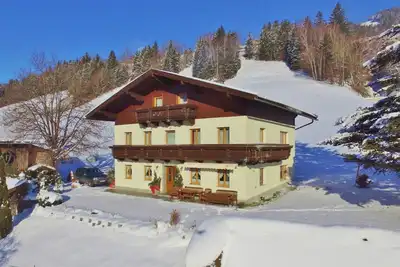 Image de Appartement spacieux avec jardin situé à Taxenbach