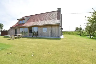 Image de Superbe maison de vacances avec terrasse.