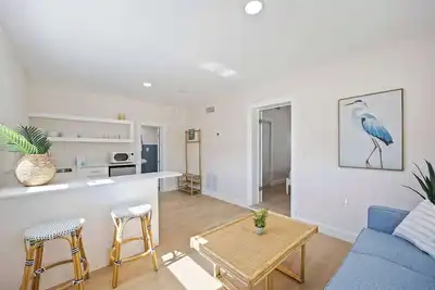 Image de Welcome to The Drift – Your Laid-Back Beach Escape in Cocoa Beach!